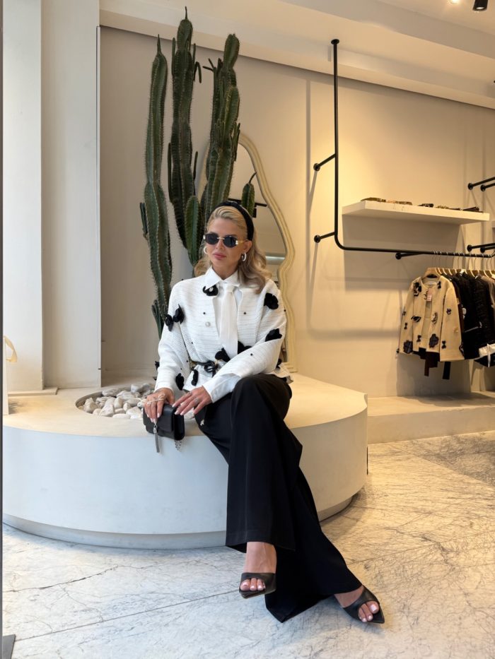 Black orchid coat - Image 5