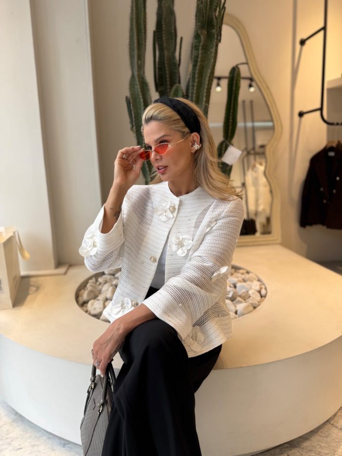 White orchid coat - Image 2