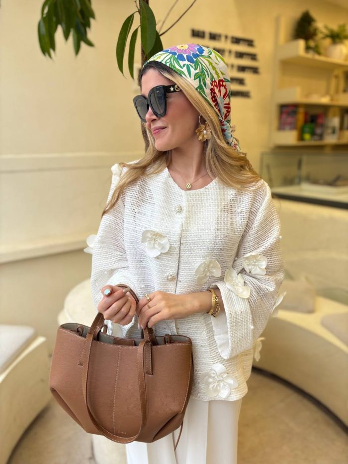 White orchid coat - Image 9