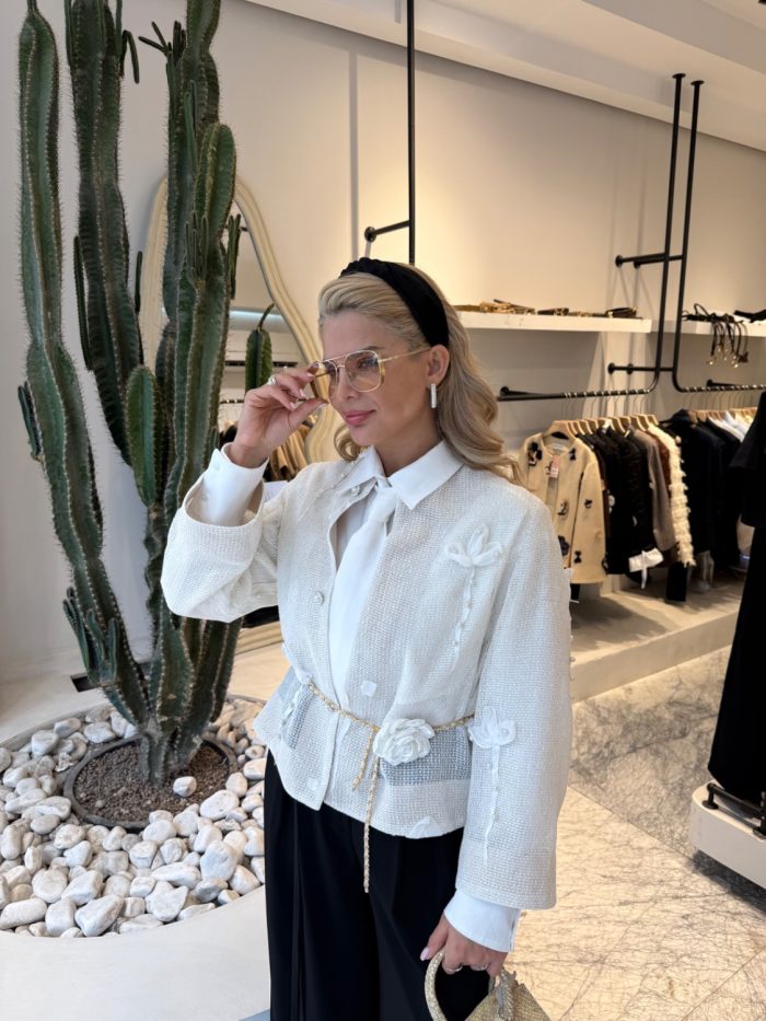 Whitecream orchid coat - Image 3