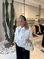 Whitecream orchid coat